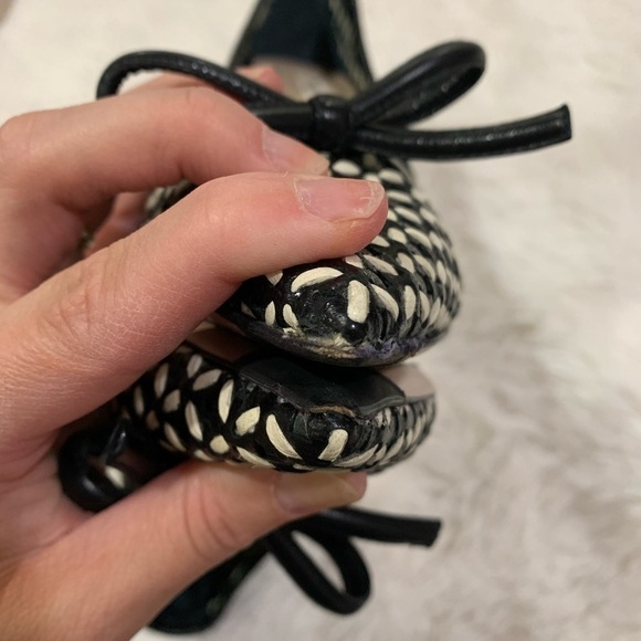 PRADA Bow Woven Pointy Toe Leather Pumps - Picture 4 of 7